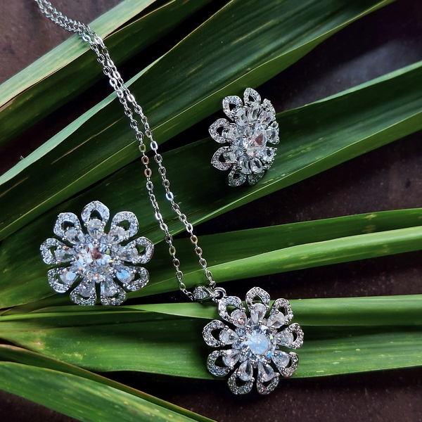 American Diamond 925 Silver Twilight Bloom Pendant Set