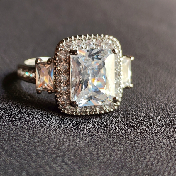American Diamond Retro Square Wedding ring